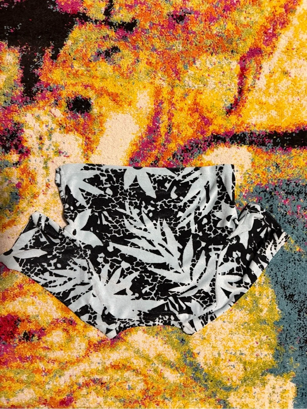 RARE Black & White Floral crop top velour